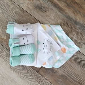 5 piece set of Hudson Baby socks and bandana bibs for Easter